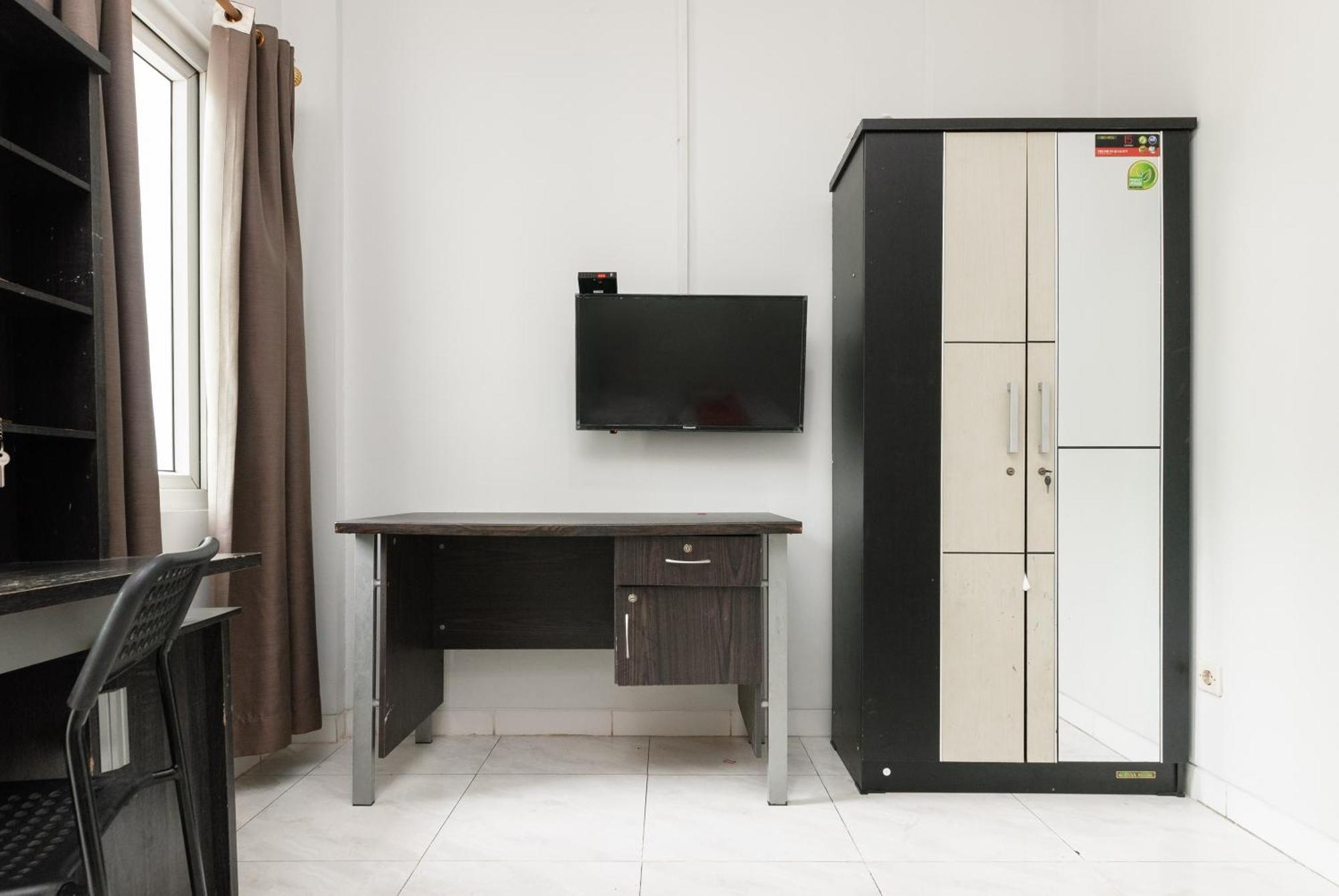 فندق Reddoorz Near Mandaya Royal Hospital Puri تانجيرانغْ المظهر الخارجي الصورة