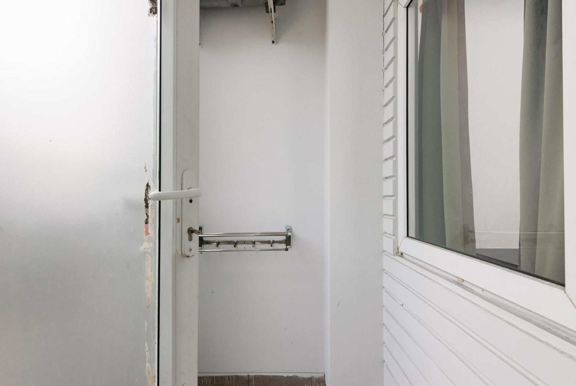 فندق Reddoorz Near Mandaya Royal Hospital Puri تانجيرانغْ المظهر الخارجي الصورة